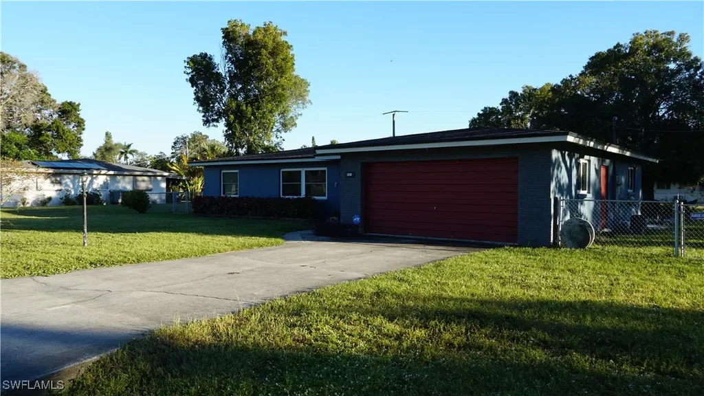 12319 2nd Street Fort Myers FL 33905