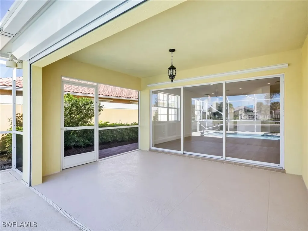 8205 Xenia Lane Naples FL 34114