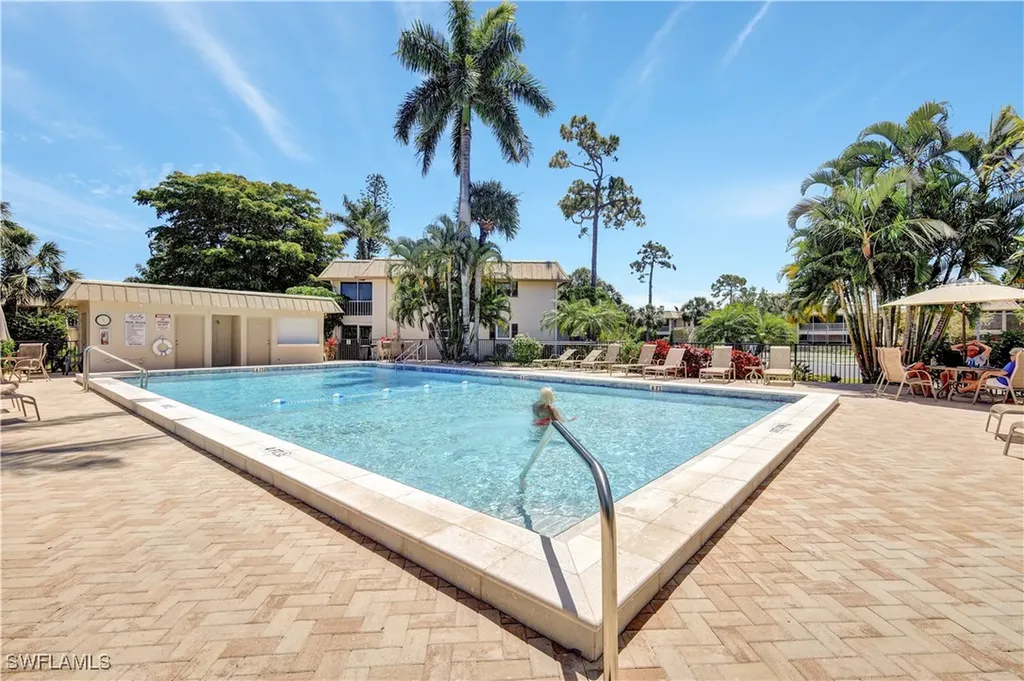 1549 Sandpiper Street Naples FL 34102