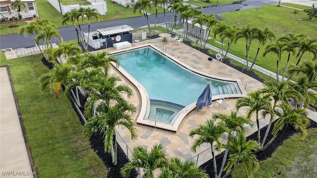 26 Enchanting Boulevard Naples FL 34112