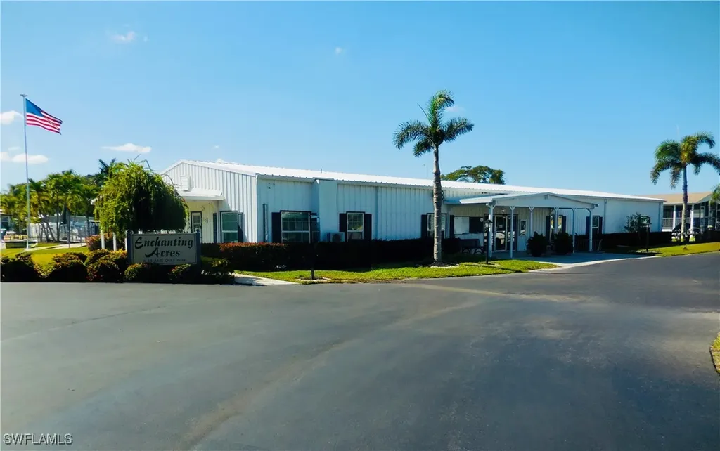 26 Enchanting Boulevard Naples FL 34112