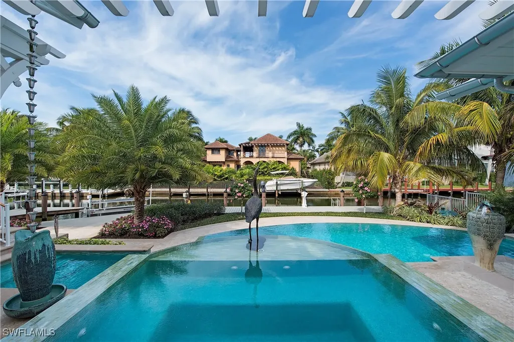 Naples FL, 461 16TH Avenue S