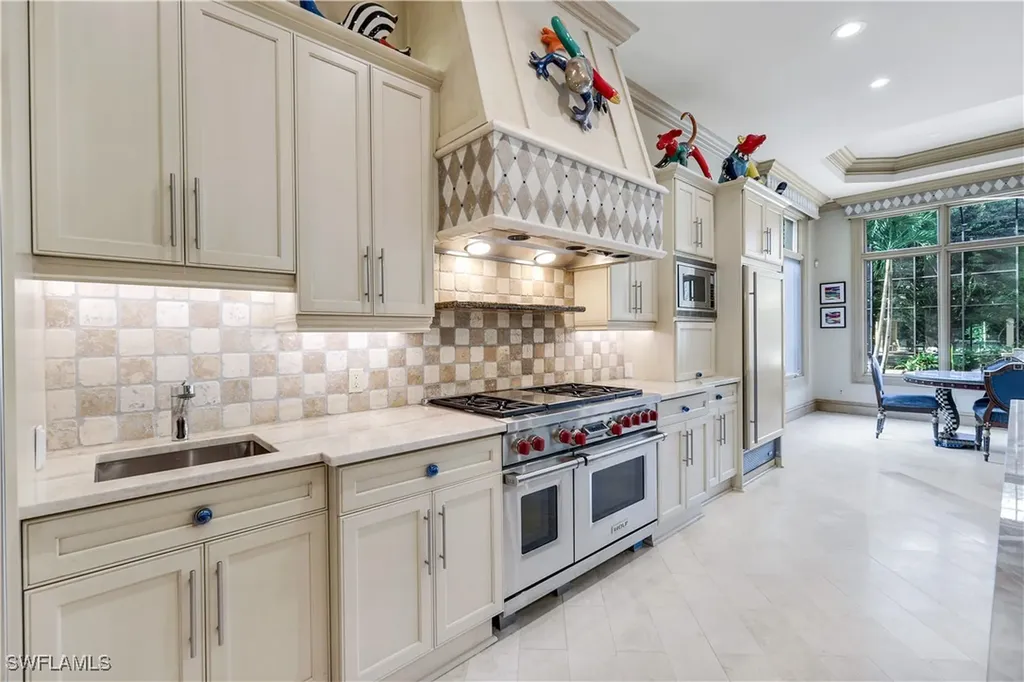 683 Hickory Road Naples FL 34108