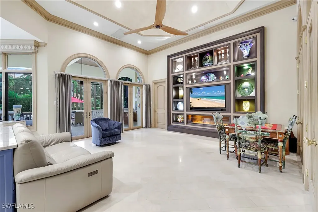 683 Hickory Road Naples FL 34108