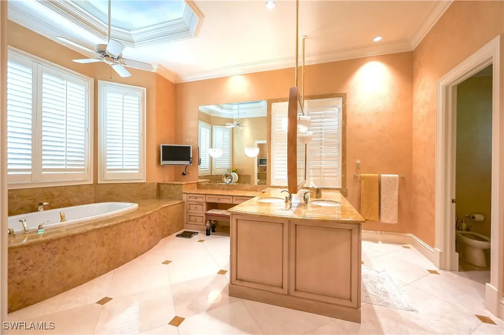 683 Hickory Road Naples FL 34108