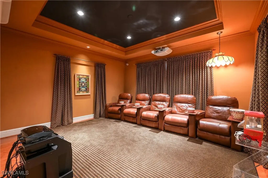 683 Hickory Road Naples FL 34108