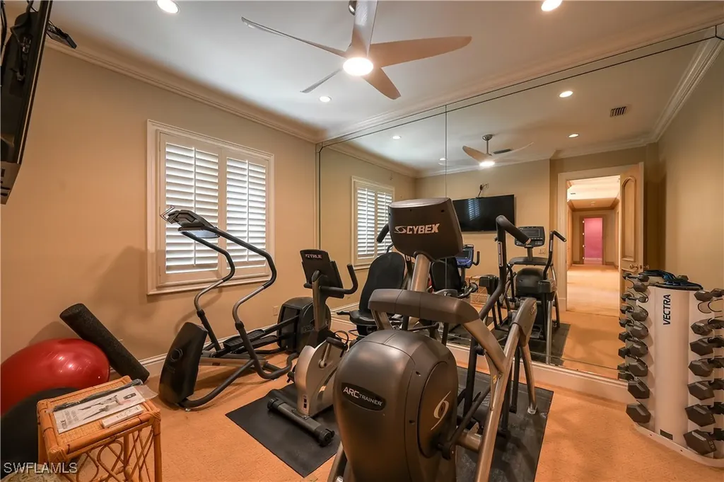 683 Hickory Road Naples FL 34108