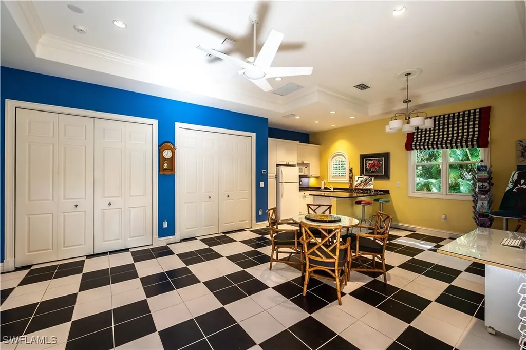 683 Hickory Road Naples FL 34108