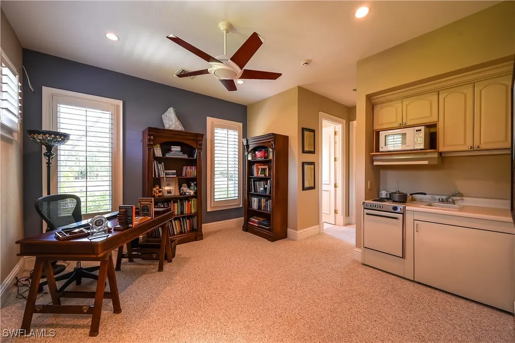 683 Hickory Road Naples FL 34108