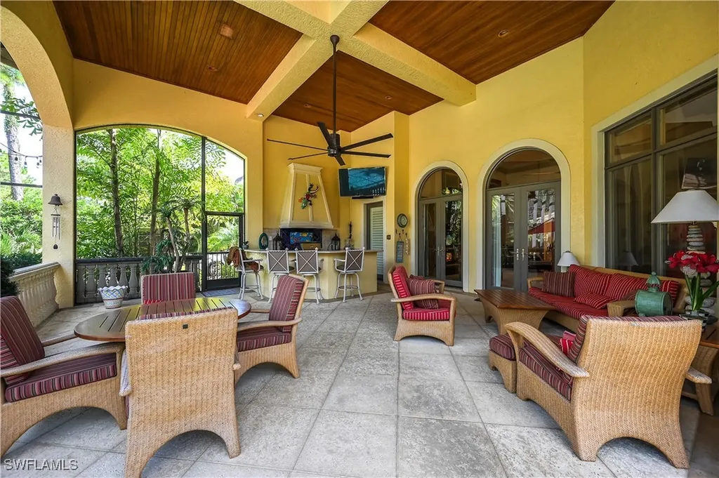 683 Hickory Road Naples FL 34108