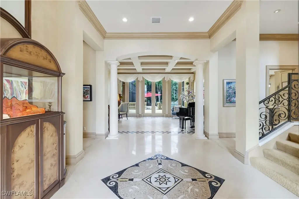 683 Hickory Road Naples FL 34108