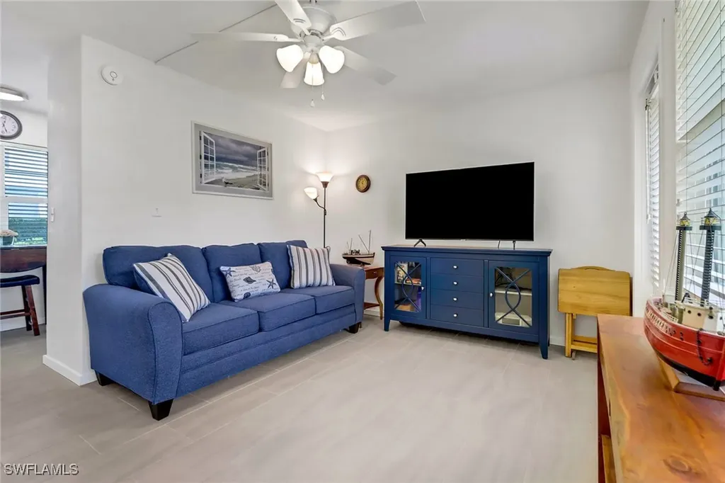 207 8th Avenue S Naples FL 34102