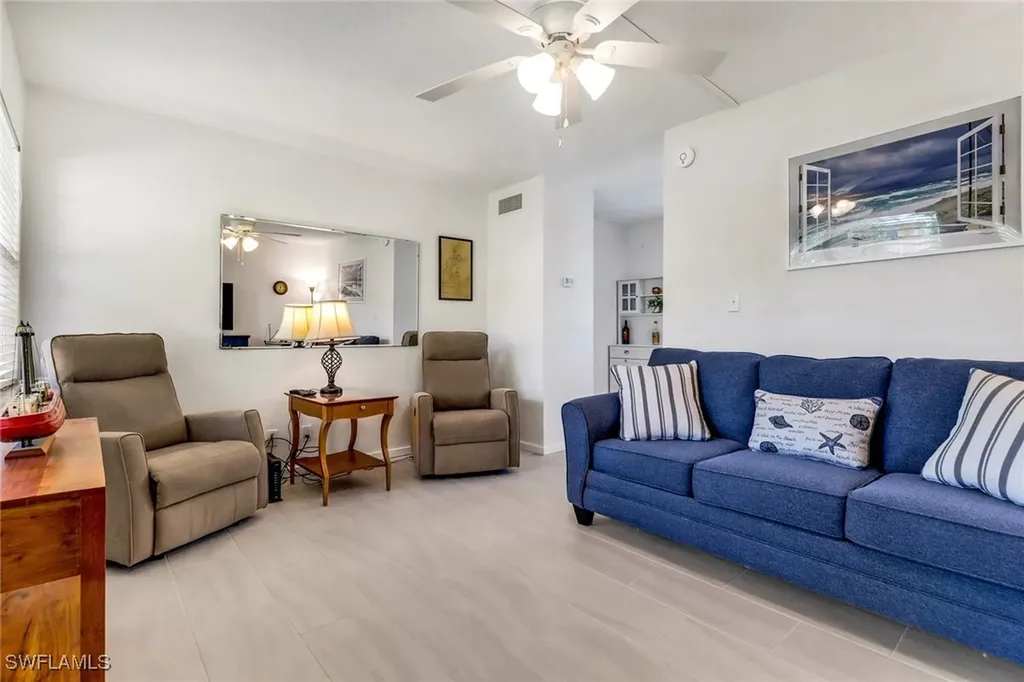 207 8th Avenue S Naples FL 34102