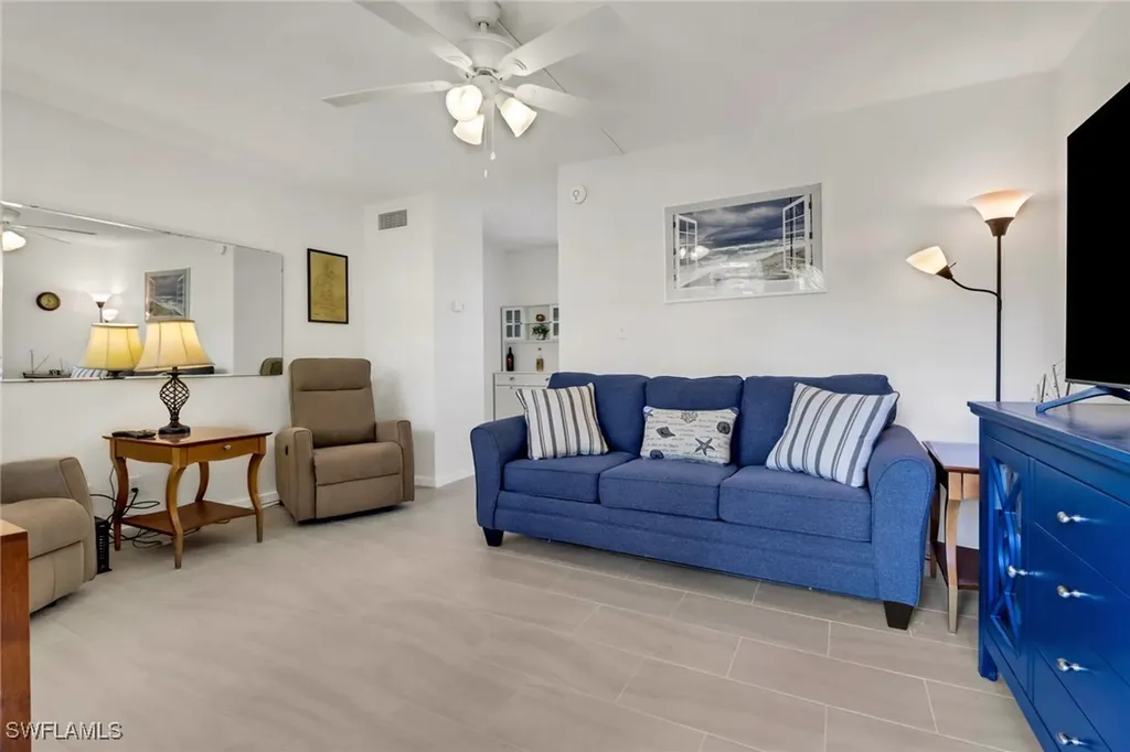 207 8th Avenue S Naples FL 34102