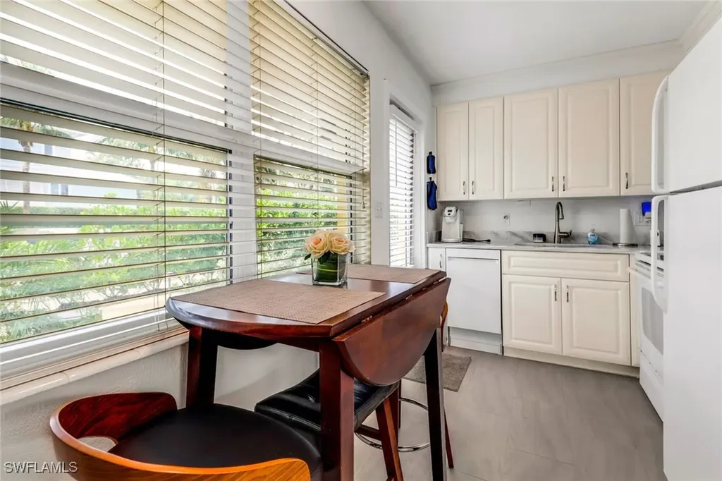 207 8th Avenue S Naples FL 34102