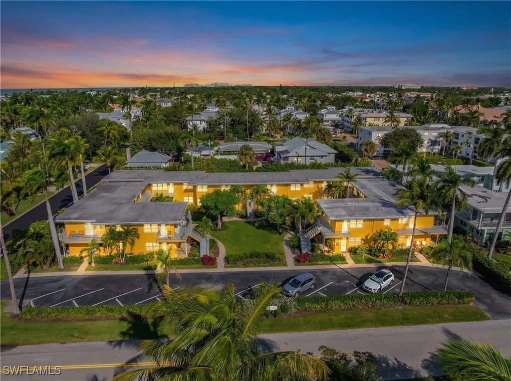 207 8th Avenue S Naples FL 34102