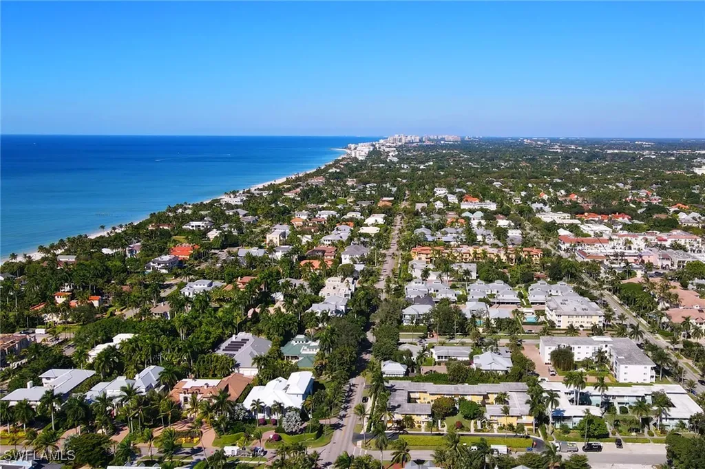 207 8th Avenue S Naples FL 34102