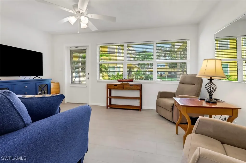 207 8th Avenue S Naples FL 34102