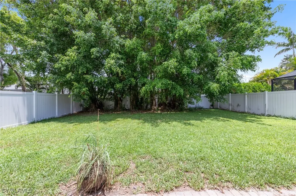 8364 Laurel Lakes Boulevard Naples FL 34119