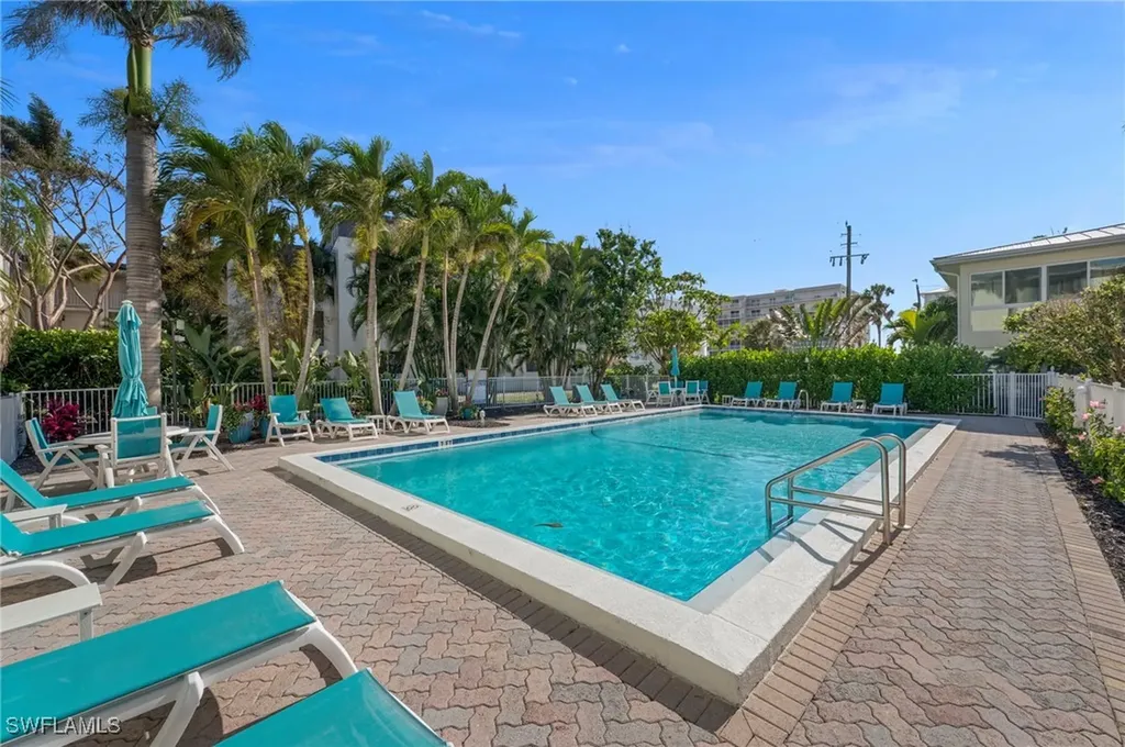 1950 Gulf Shore Boulevard N Naples FL 34102