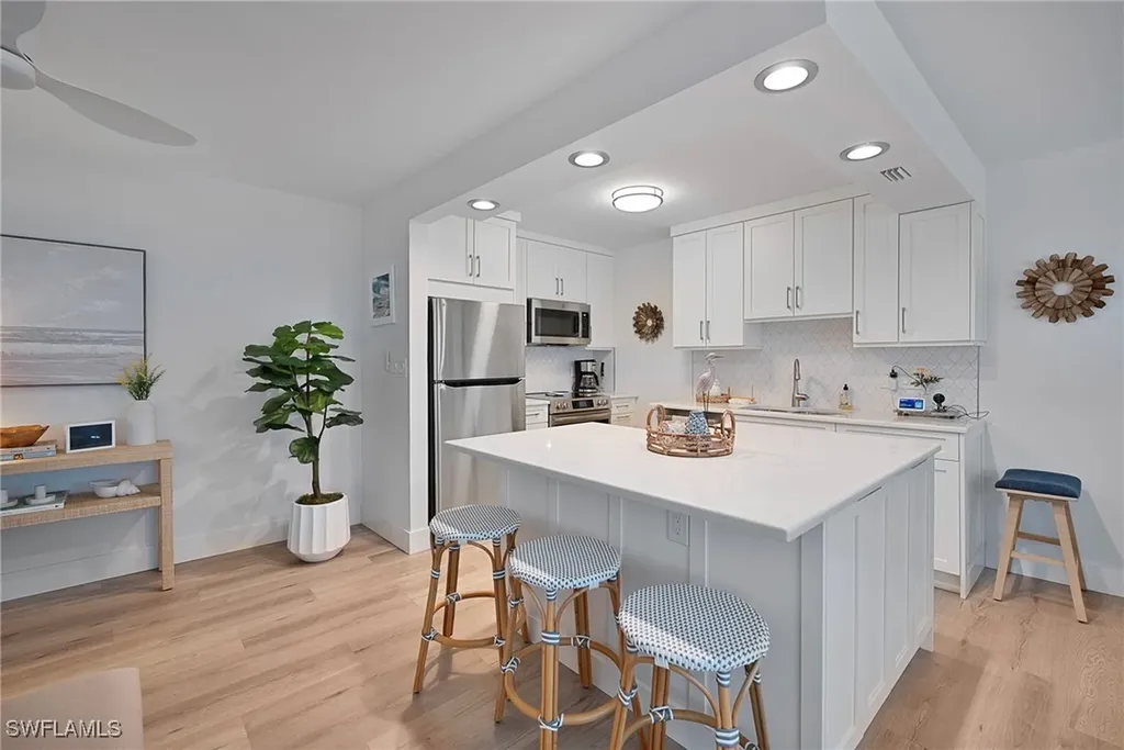 1950 Gulf Shore Boulevard N Naples FL 34102