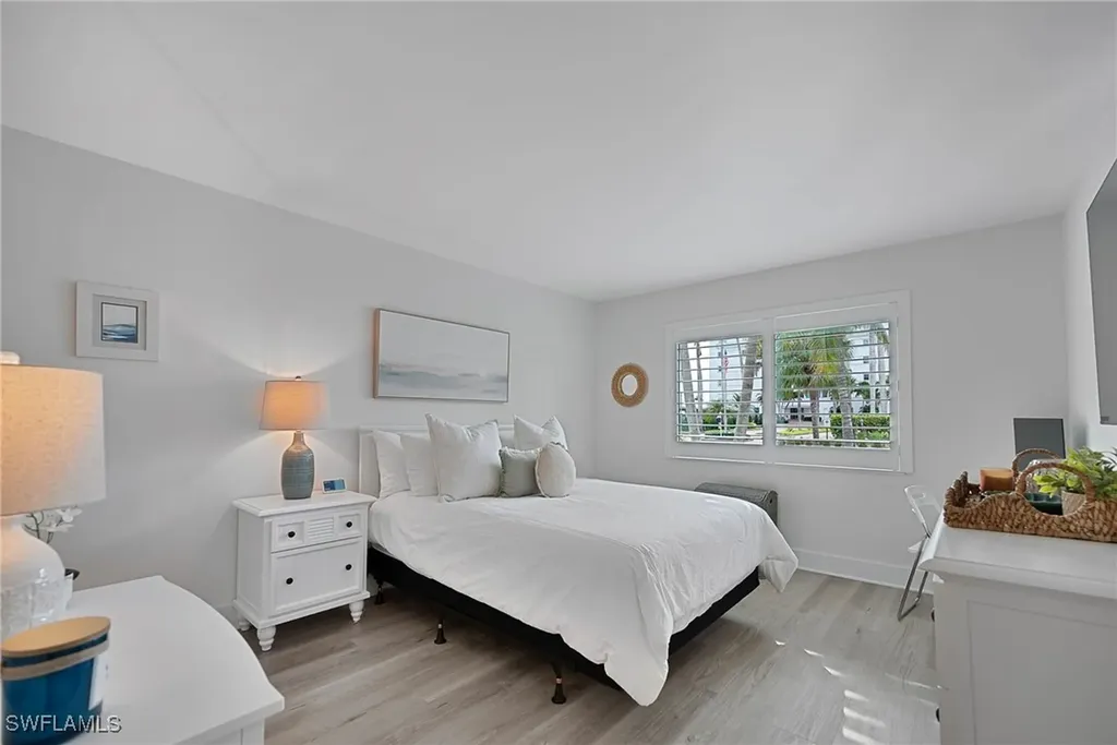 1950 Gulf Shore Boulevard N Naples FL 34102