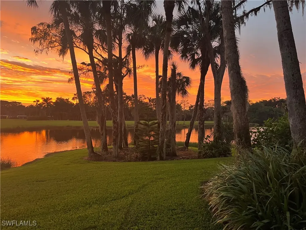Naples FL, 104 Clubhouse Drive, Unit 272