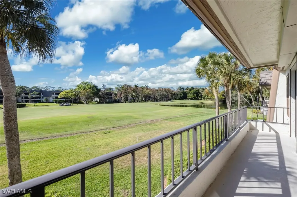 104 Clubhouse Drive Naples FL 34105