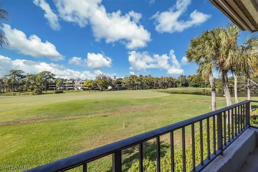 104 Clubhouse Drive Naples FL 34105