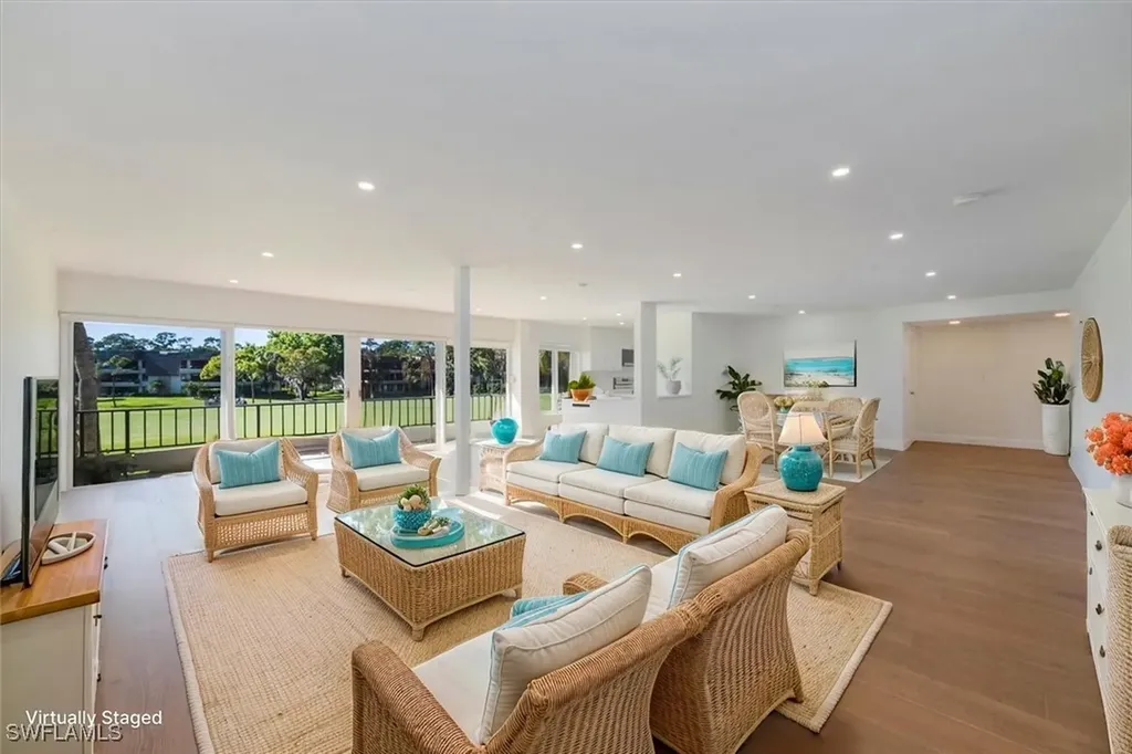 104 Clubhouse Drive Naples FL 34105