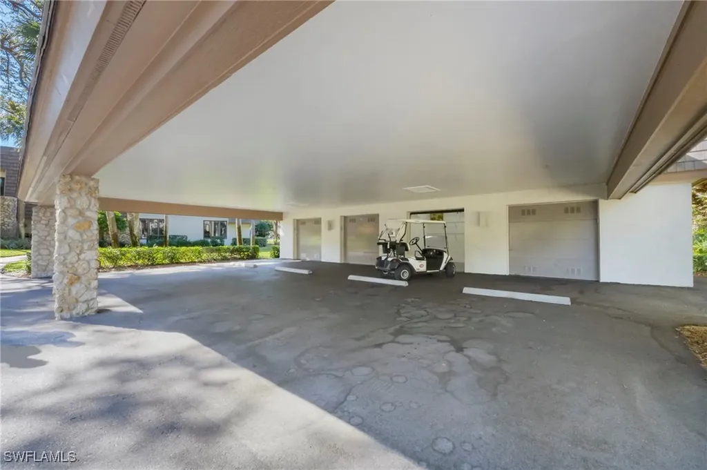 104 Clubhouse Drive Naples FL 34105