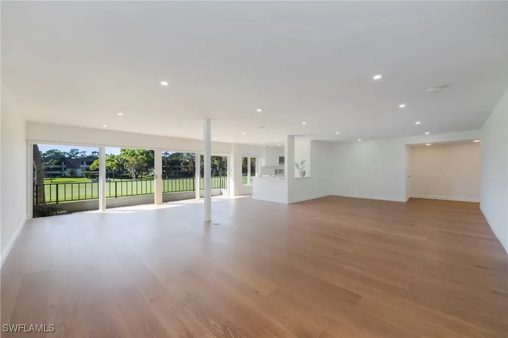 104 Clubhouse Drive Naples FL 34105