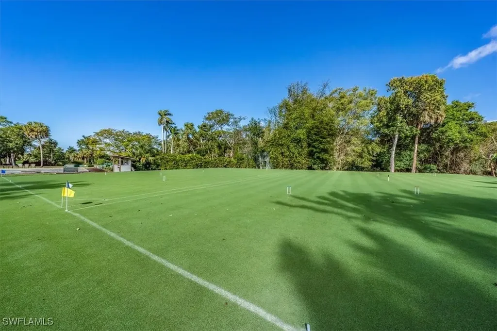 104 Clubhouse Drive Naples FL 34105
