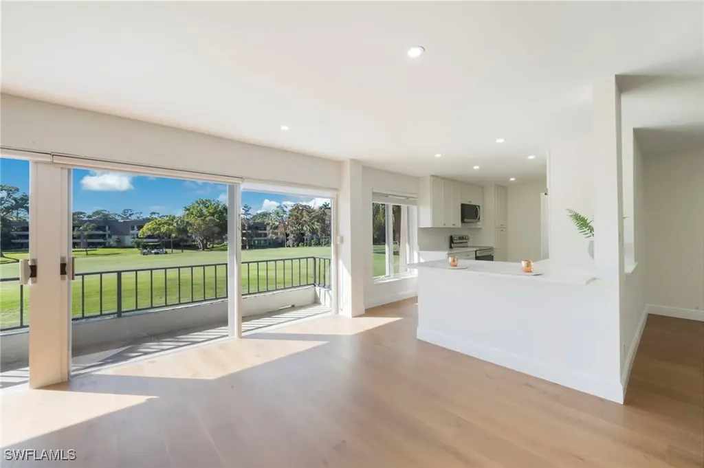 104 Clubhouse Drive Naples FL 34105