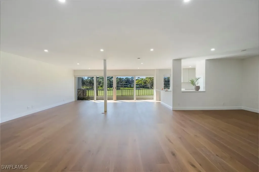 104 Clubhouse Drive Naples FL 34105