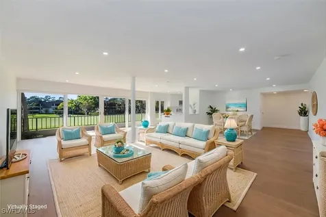 104 Clubhouse Drive Naples FL 34105
