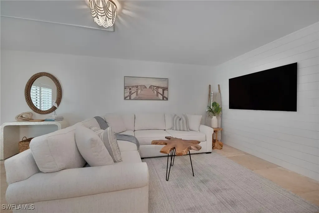 1950 Gulf Shore Boulevard N Naples FL 34102