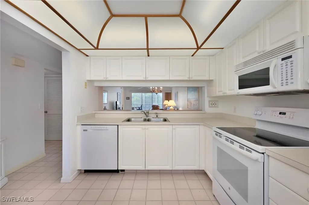 3021 Sandpiper Bay Circle Naples FL 34112