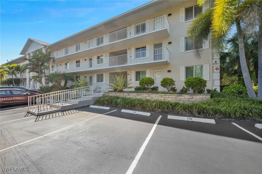 3021 Sandpiper Bay Circle Naples FL 34112