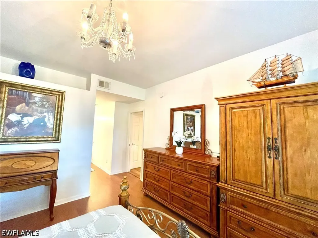 685 Windsor Square Naples FL 34104