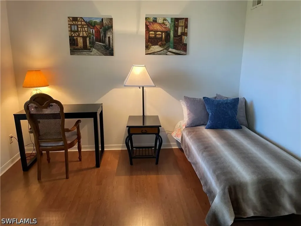 685 Windsor Square Naples FL 34104