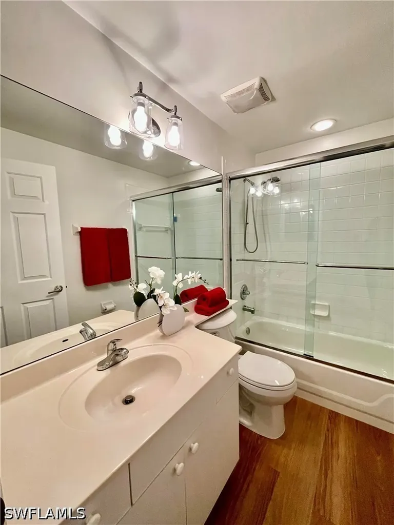 685 Windsor Square Naples FL 34104