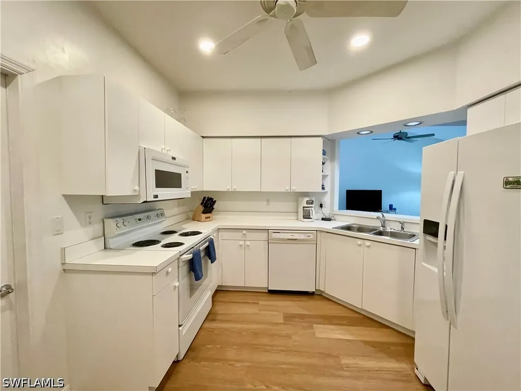 685 Windsor Square Naples FL 34104