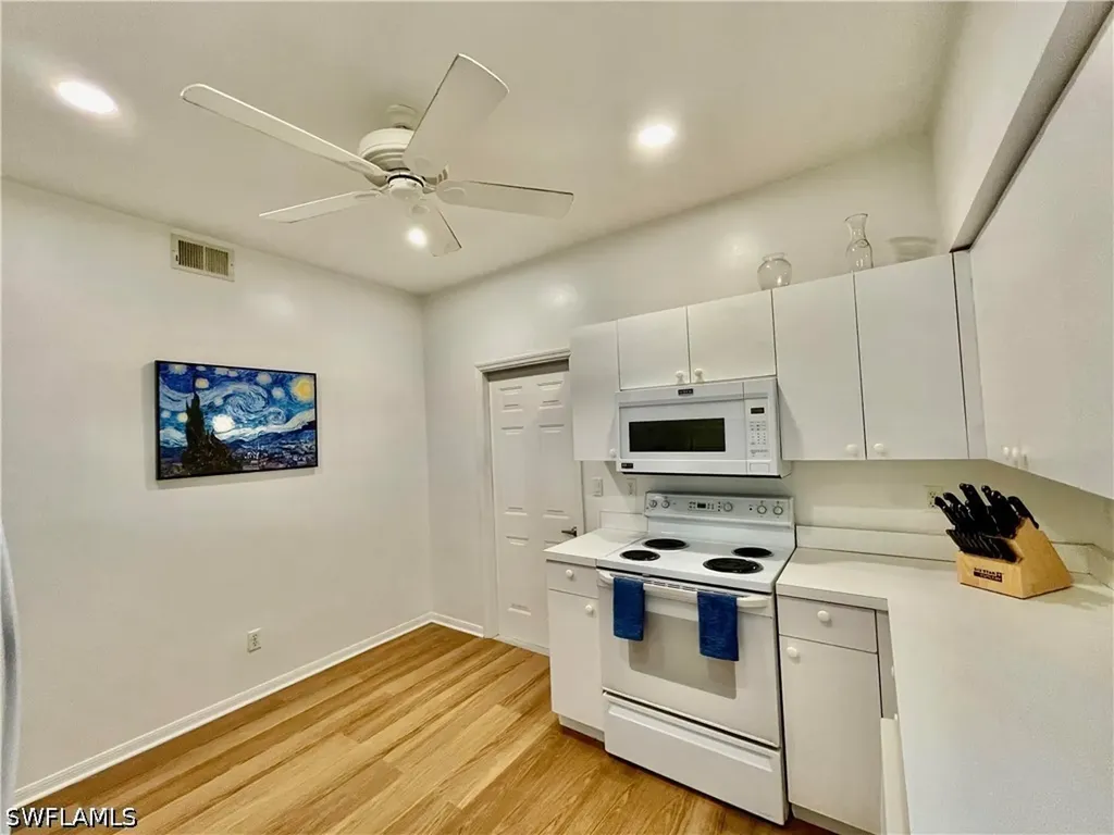 685 Windsor Square Naples FL 34104
