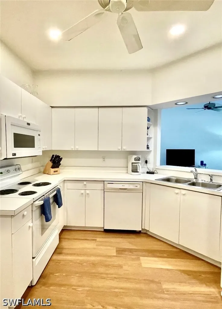 685 Windsor Square Naples FL 34104