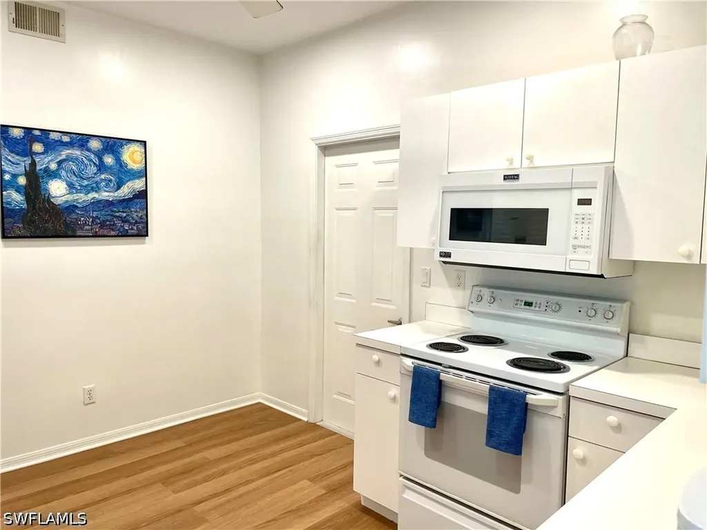685 Windsor Square Naples FL 34104
