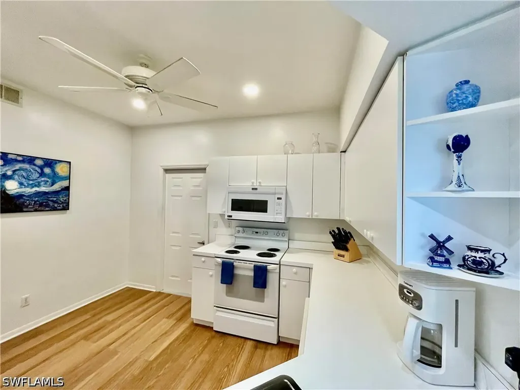685 Windsor Square Naples FL 34104