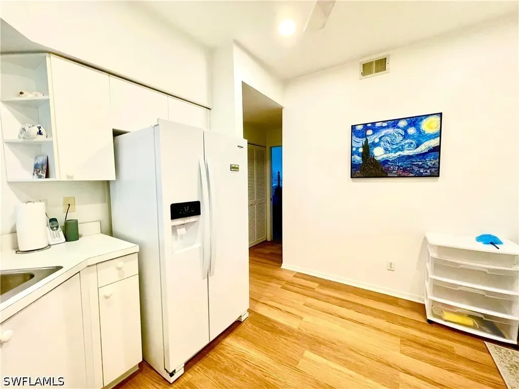 685 Windsor Square Naples FL 34104