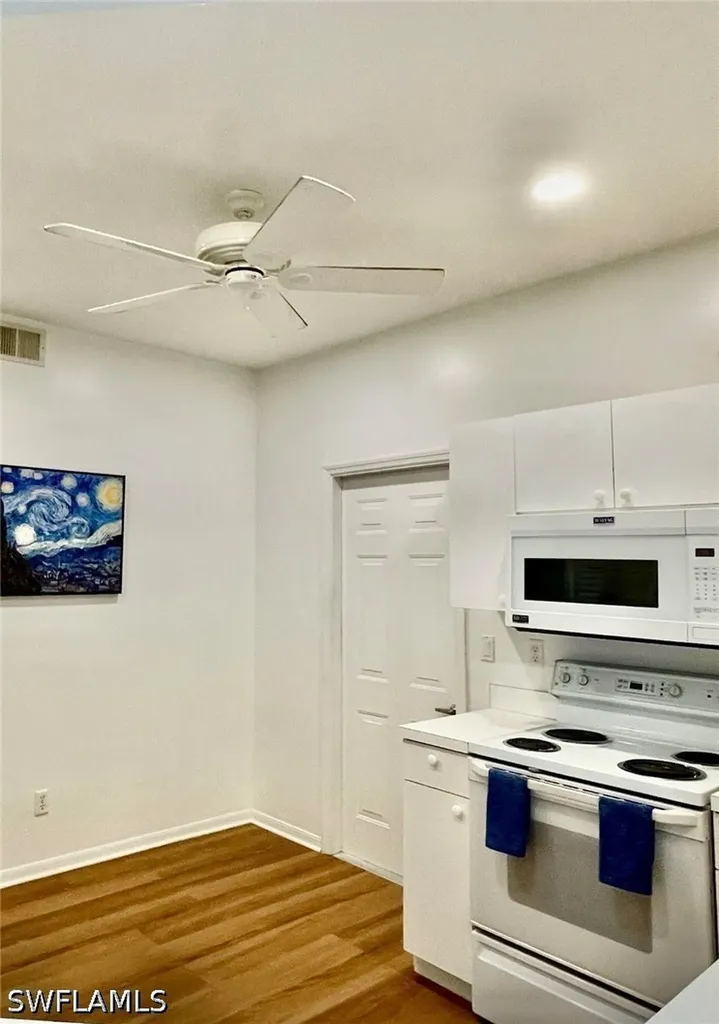 685 Windsor Square Naples FL 34104