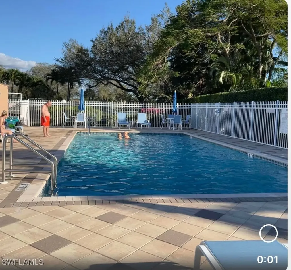 685 Windsor Square Naples FL 34104